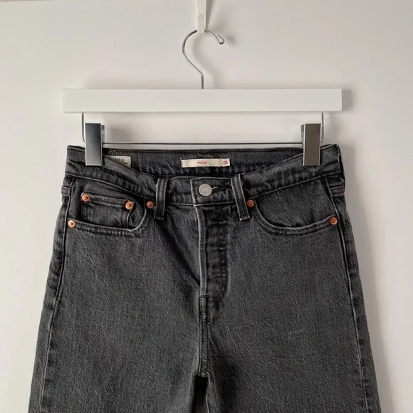 levi’s  high rise wedgie icon tapered slim jean in bite my dust grey, size 27 - Picture 10 of 13